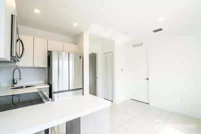 1971 Bay Dr #122, Miami Beach, FL 33141 - Photo 3