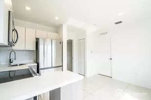 1971 Bay Dr, Miami Beach, FL 33141 - Photo 3