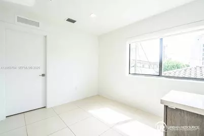 1971 Bay Dr #122, Miami Beach, FL 33141 - Photo 5