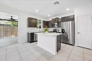 2478 SE 10th Ct, Homestead, FL 33035 - Photo 3