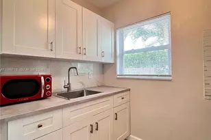 150 NE 59th St, Miami, FL 33137 - Photo 13