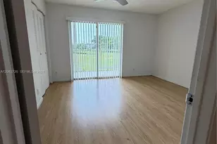 13250 SW 4th Ct, Pembroke Pines, FL 33027 - Photo 5