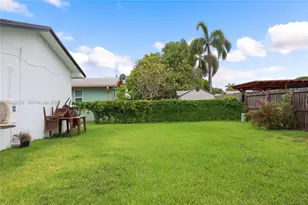 8121 SW 204th St, Cutler Bay, FL 33189 - Photo 13