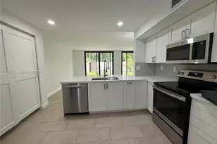 10672 SW 79th Terrace, Miami, FL 33173 - Photo 3