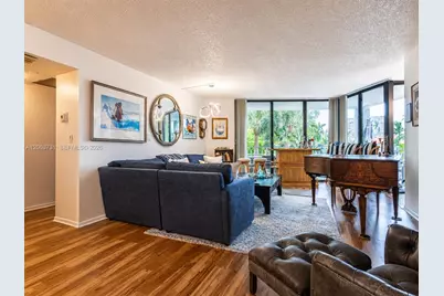 4000 Towerside Ter #301, Miami, FL 33138 - Photo 5