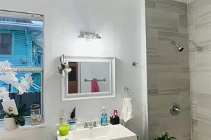 876 SW 2nd St, Miami, FL 33130 - Photo 9