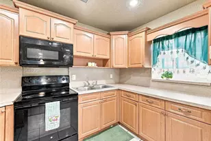 266 SW 7th Ct, Deerfield Beach, FL 33441 - Photo 11
