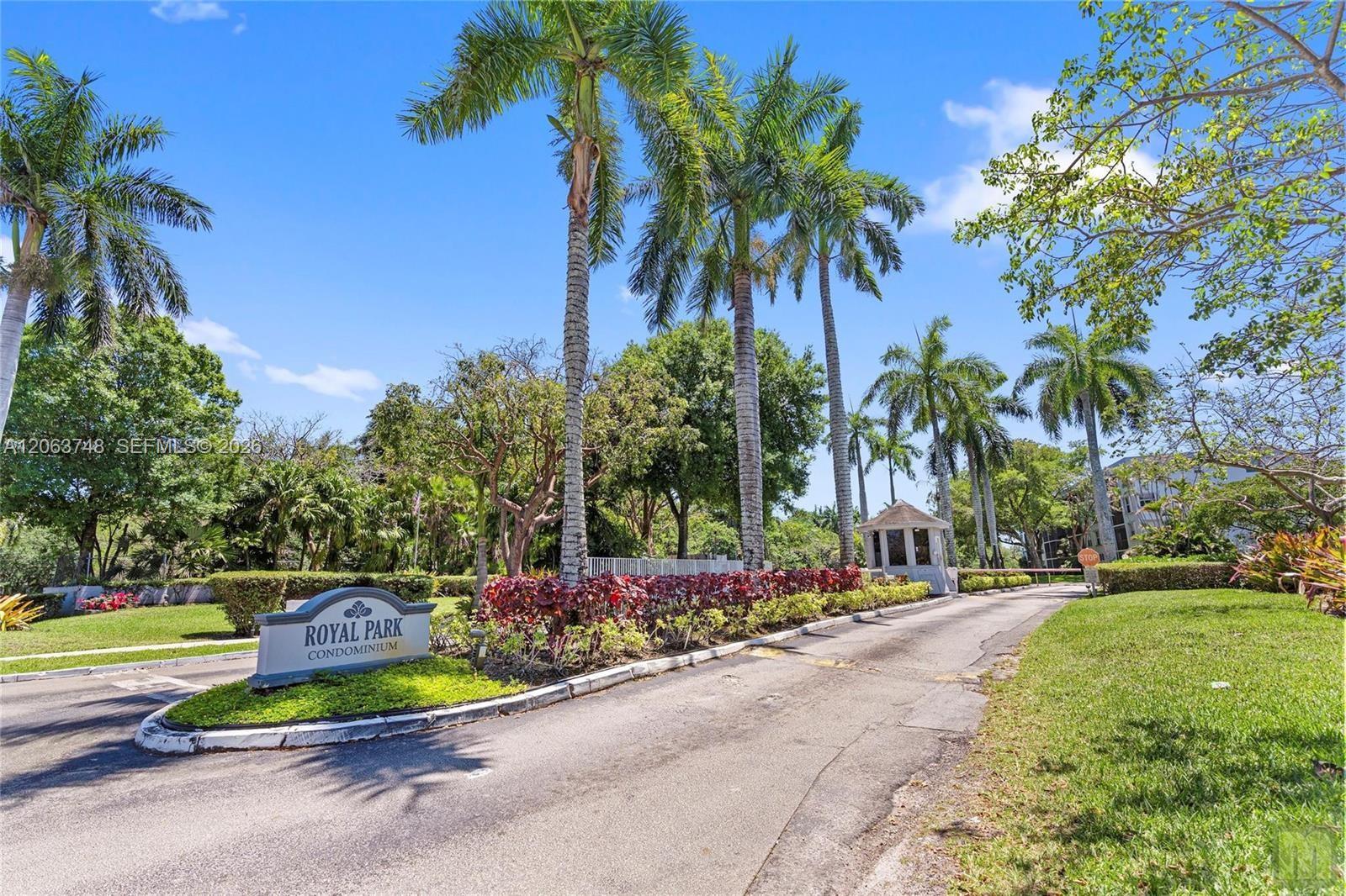 111 Royal Pk Dr #1F - 111 Royal Pk Dr #1F, Oakland Park, FL 33309 Luxury Property | Jose Angel Pina
