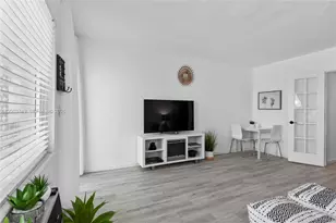 641 Espanola Way, Miami Beach, FL 33139 - Photo 11