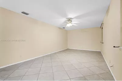 1623 E Harmony Lake Cir, Davie, FL 33324 - Photo 83