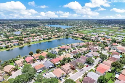1623 E Harmony Lake Cir, Davie, FL 33324 - Photo 33