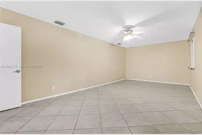 1623 E Harmony Lake Cir, Davie, FL 33324 - Photo 21