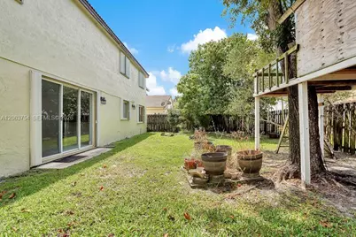1623 E Harmony Lake Cir, Davie, FL 33324 - Photo 25