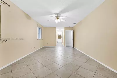 1623 E Harmony Lake Cir, Davie, FL 33324 - Photo 55