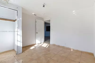 760 NE 147th St, North Miami, FL 33161 - Photo 25