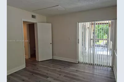 214 Wimbledon Lake Dr #57, Plantation, FL 33324 - Photo 9