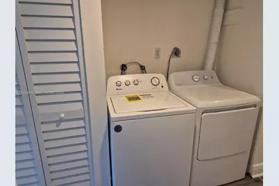 214 Wimbledon Lake Dr #57, Plantation, FL 33324 - Photo 17