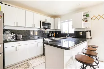925 SW 8th St #A, Hallandale Beach, FL 33009 - Photo 7
