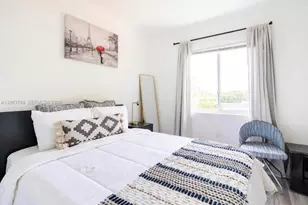 925 SW 8th St, Hallandale Beach, FL 33009 - Photo 11