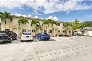 925 SW 8th St, Hallandale Beach, FL 33009 - Photo 1