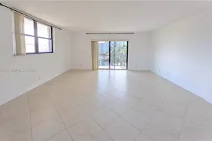 1900 Diana Dr, Hallandale Beach, FL 33009 - Photo 15