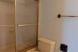 1900 Diana Dr, Hallandale Beach, FL 33009 - Photo 21