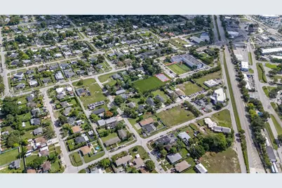 963 NE 5th Ave, Homestead, FL 33030 - Photo 9