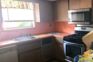 185 NE 129th St, North Miami, FL 33161 - Photo 7