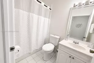7830 NW 6th St, Pembroke Pines, FL 33024 - Photo 11