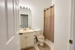 7830 NW 6th St, Pembroke Pines, FL 33024 - Photo 7