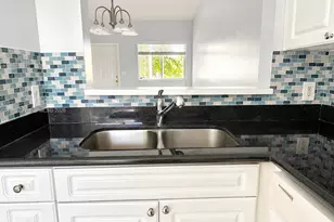 7830 NW 6th St, Pembroke Pines, FL 33024 - Photo 5