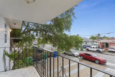 3290 NW 4th St #3290, Miami, FL 33125 - Photo 3