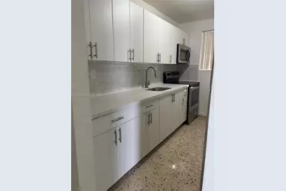 3290 NW 4th St #3290, Miami, FL 33125 - Photo 9