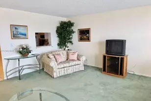 401 NE 14th Ave, Hallandale Beach, FL 33009 - Photo 5