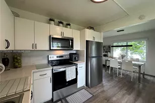13550 SW 6th Ct, Pembroke Pines, FL 33027 - Photo 17