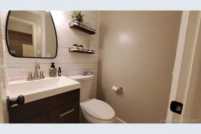 40 Wimbledon Lake Dr #216, Plantation, FL 33324 - Photo 11