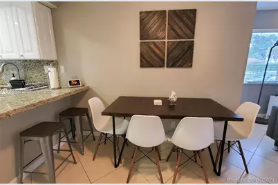 40 Wimbledon Lake Dr #216, Plantation, FL 33324 - Photo 5