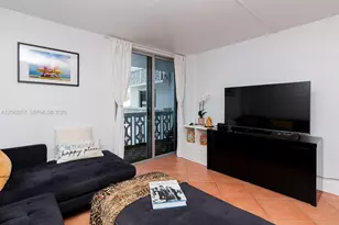 1020 Meridian Ave, Miami Beach, FL 33139 - Photo 5
