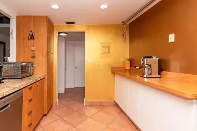 1020 Meridian Ave #314, Miami Beach, FL 33139 - Photo 3