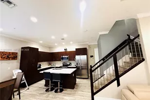 12403 NW 18th Ct, Pembroke Pines, FL 33028 - Photo 11