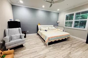12403 NW 18th Ct, Pembroke Pines, FL 33028 - Photo 17