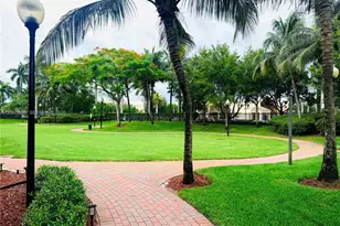 12403 NW 18th Ct, Pembroke Pines, FL 33028 - Photo 5