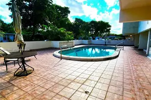 1225 NE 124th St, North Miami, FL 33161 - Photo 17