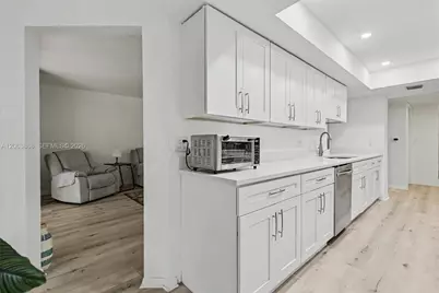 1410 Sheridan St #12I, Hollywood, FL 33020 - Photo 9