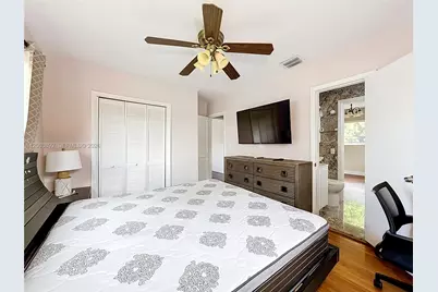 145 W 57th St, Hialeah, FL 33012 - Photo 27