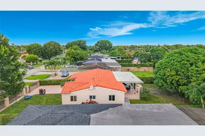 145 W 57th St, Hialeah, FL 33012 - Photo 37