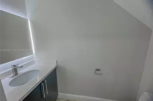 3850 NE 168th St, North Miami Beach, FL 33160 - Photo 31