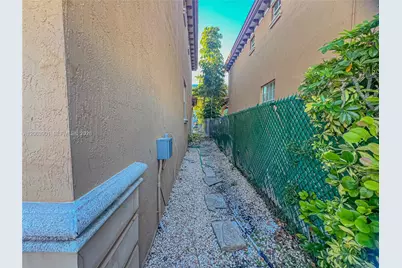 3850 NE 168th St #4, North Miami Beach, FL 33160 - Photo 29