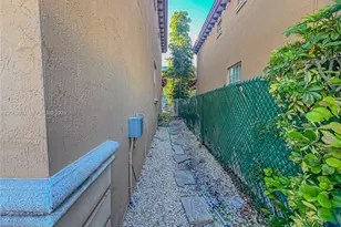 3850 NE 168th St, North Miami Beach, FL 33160 - Photo 29
