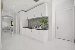 900 S North Lake Dr, Hollywood, FL 33019 - Photo 57